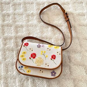 🌼Tory Burch NWOT Floral Canvas Crossbody bag